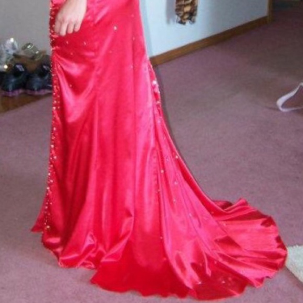 Beautiful Prom or Senior Ball Dress - Picture 3 of 8